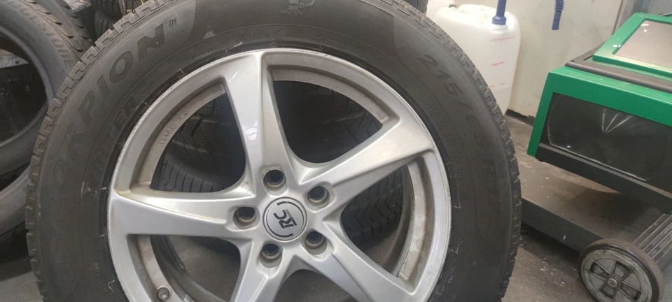 4 Alufelgen mit Winterreifen VW, Audi, etc - Bild 2 von 4