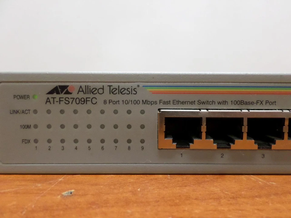 Allied Telesis AT-FS709FC 8-Port 10/100 Mbps Fast Ethernet switch w/ 100Base-FX - Image 2 of 4