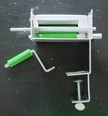 Lee Mfg Co Pea Sheller Jr (Mr. Pea Sheller / Little Wizard Pea