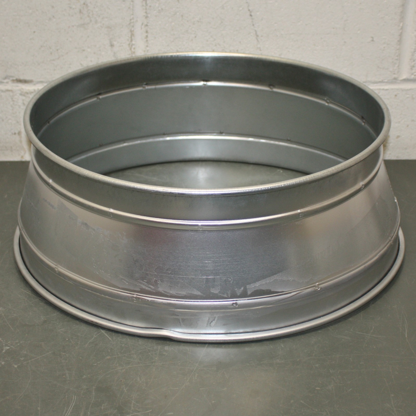 DENTED - Nordfab QF Duct Reducer 8040025988, 20" to 18" OD, Clamp, Steel, 20 ga