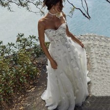 Beach Wedding Dresses Sweetheart 3D Flowers Beaded A-line Bridal Gowns Train