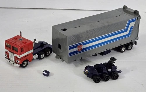 X-131 VINTAGE 1980'S HASBRO G1 TRANSFORMERS OPTIMUS PRIME ACTION FIGURE