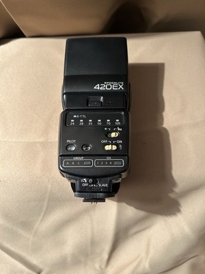 Canon Speedlite 420EX Universal Hot Shoe Mount FLASH + Case, Tested Works good