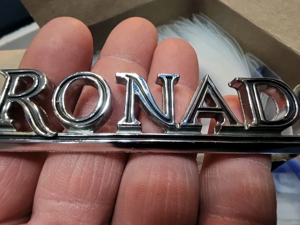 NUEVO 1967-1971, 1975 OLDSMOBILE TORONADO MALETERO EMBLEMA - PARTE NO. 9864290 Foto 4 de 4