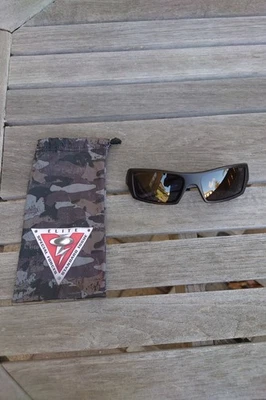 Gafas de sol Oakley Gascan bandera de EE. UU. lentes negras grises auténticas icono americano 11-192 - Imagen 1 de 4