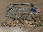 Vintage Estate Costume Jewelry Lot! Brooches and more! Lots of BLING.