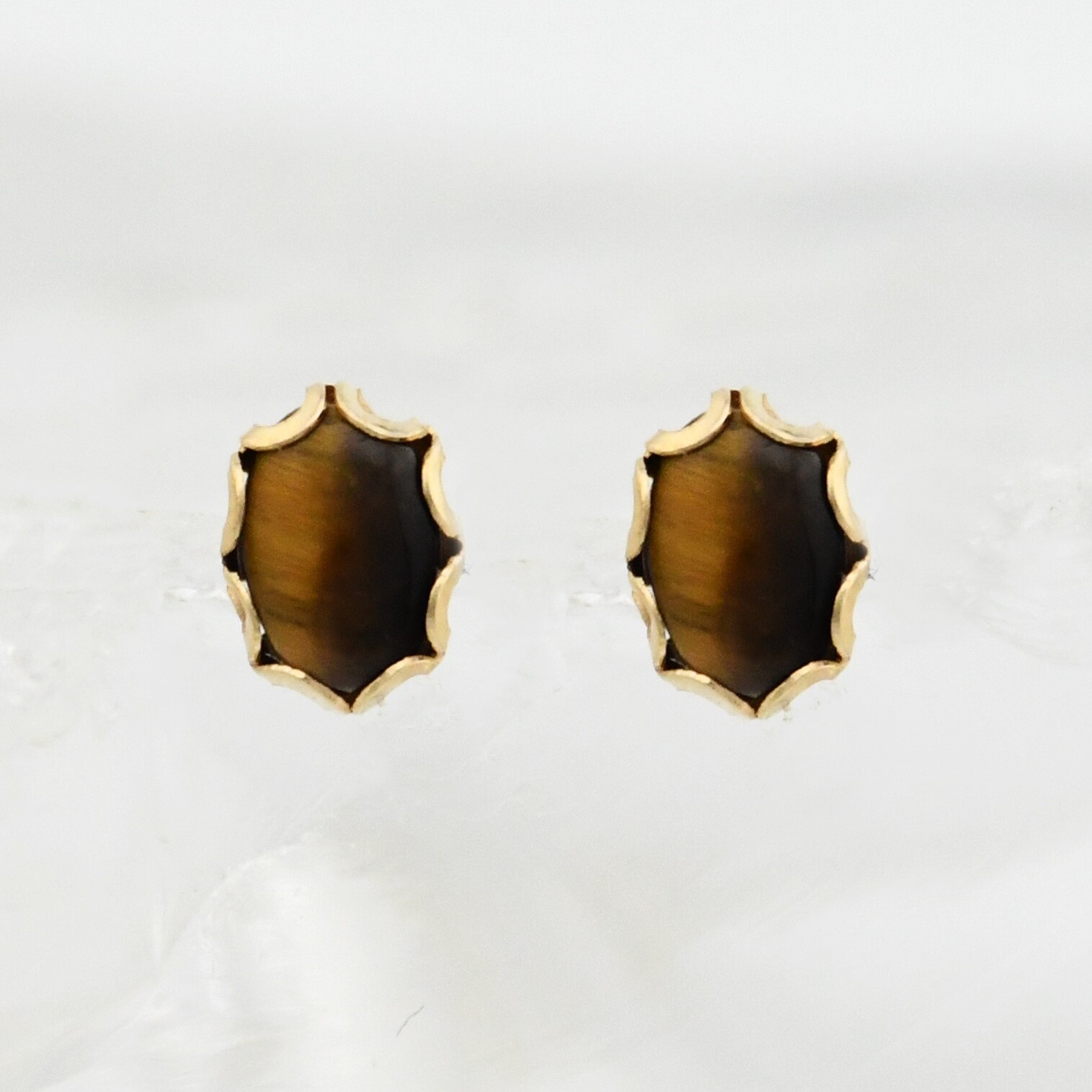 14k Yellow gold Estate Oval Tiger Eye Post Earrings 14k Yellow gold Estate Oval Tiger Eye Post Earrings