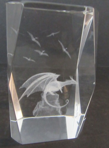 Vintage lasergravierter holografischer Drache Briefbeschwerer - 2" Quadrat x 3" hoch - Bild 5 von 8