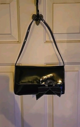 Purse Handbag Victoria's Secret black Patent leather bow red lining New - Picture 2 of 7