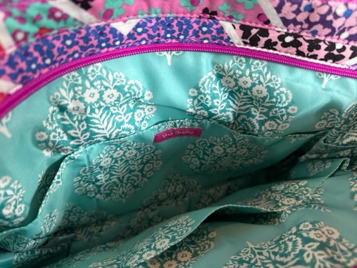 Vera Bradley NWT Iconic Small Vera Tote Charger Pocket Modern Medley Multicolor - Picture 3 of 12