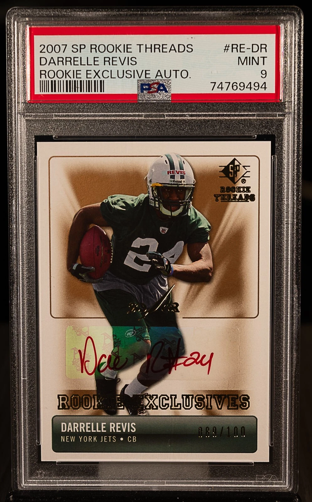 Darrelle Revis SP Rookie Threads Rookie Exclusive Autographs #REDR Base