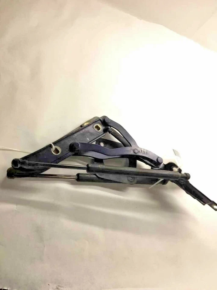 BMW 325I 2003 tapa maletero puerta bisagra conductor izquierdo y pasajero derecho usado Foto 4 de 4