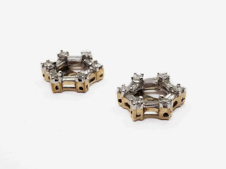 Chaquetas pendientes redondas brillantes y baguette de diamantes naturales de 0,54 quilates de oro de 10 k Foto 2 de 4