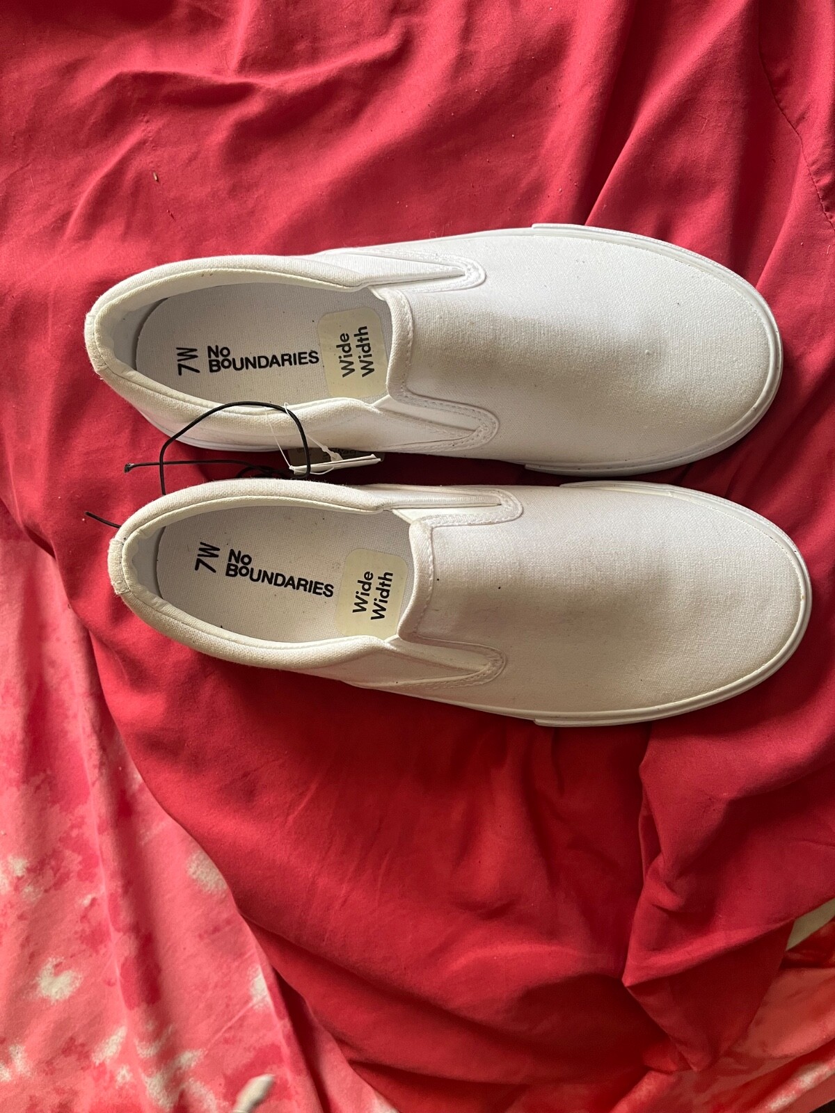 No Boundaries White Shoes: Stylish and Comfortable Footwear