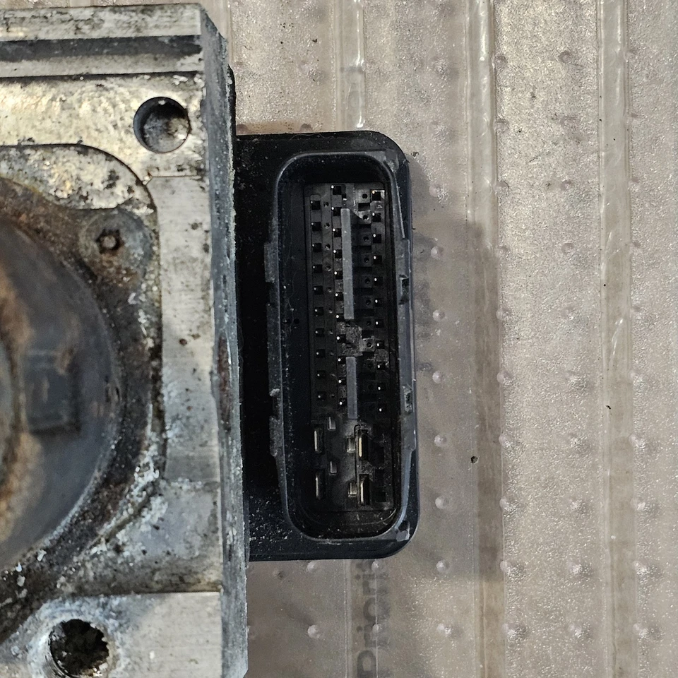 Módulo de control de bomba antifreno ABS Honda Crosstour 2010-2012 OEM TP7A5 P7VAA Foto 4 de 4