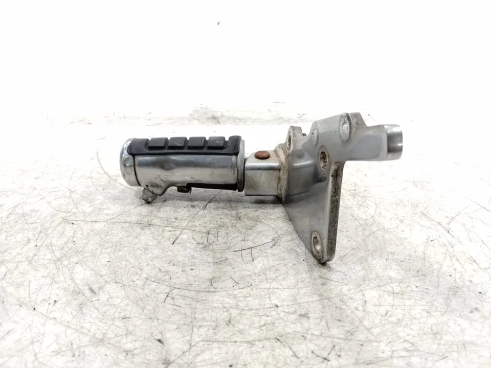 Soporte de montaje de reposapiés delantero derecho Honda VTX1800 C 2002 Foto 2 de 4