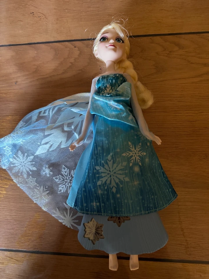Poupée Disney Elsa la Reine des neiges robe étoiles - Photo 1/1