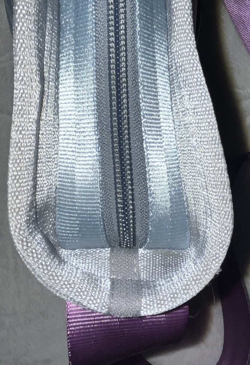 Harveys  Seatbelt Bag - PURPLE HAZE  Large Messenger -NWOT