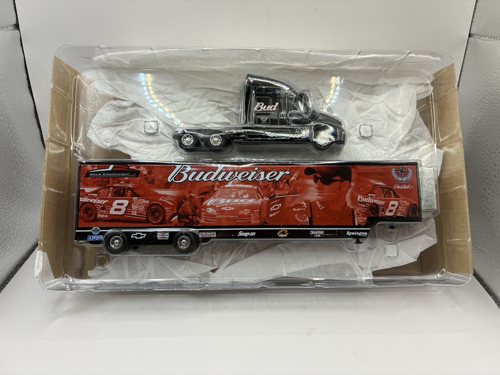 1:64 ACTION QVC 2002 2003 #8 BUDWEISER HAULER DALE EARNHARDT
