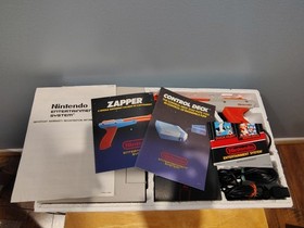 Nintendo NES Action Set Console Console Set Completo CIB OEM Ottime Condizioni C Foto