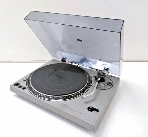 Technics SL-1700 Semi-Auto 1 semi-automatic direct drive turntable working