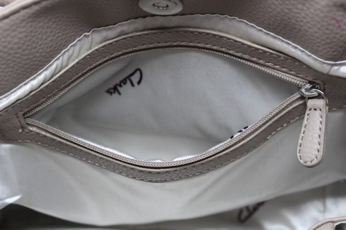 CLARKS Small Black&Beige Shoulder/Hand Bag Genuine Leather w/6 Outer Pockets - Picture 15 of 24