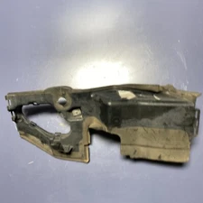 2004-2007 BMW 525I E60 - Front Right Engine AIR DUCT / Guide 7050604