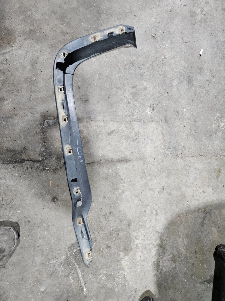 Dodge Ram 2500-3500 2019-2021 ORM parachoques trasero izquierdo cenefa inferior izquierdo 68377149AA Foto 3 de 3