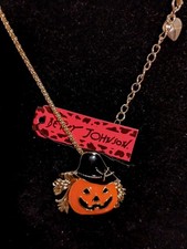 Betsey Johnson Orange Pumpkin Jack -O-lantern With Hat Halloween Necklace-Pin