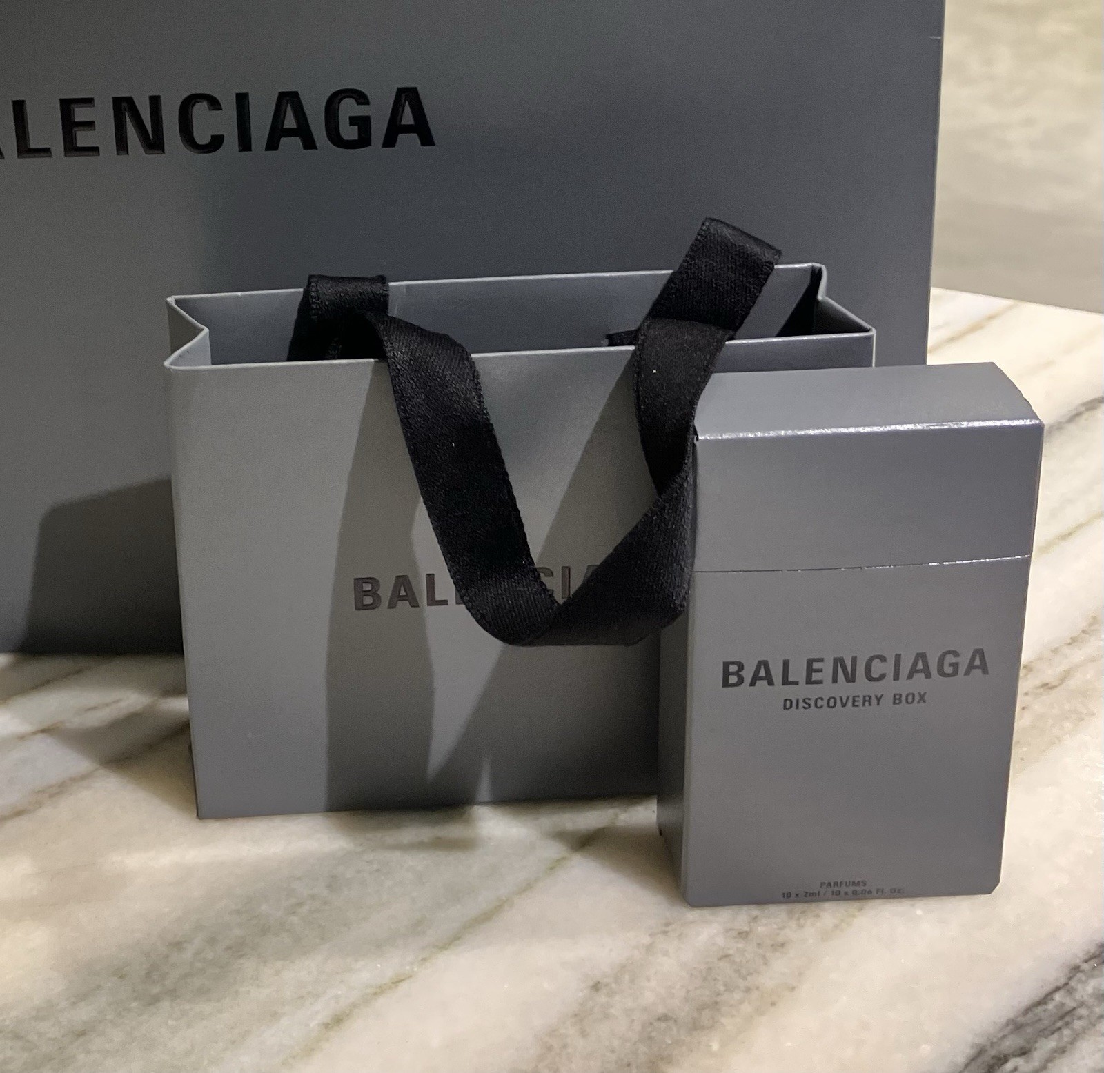 Brand New Balenciaga Discovery Box Parfum Fragrance 10 x 2ml bottles w/ Mini Bag