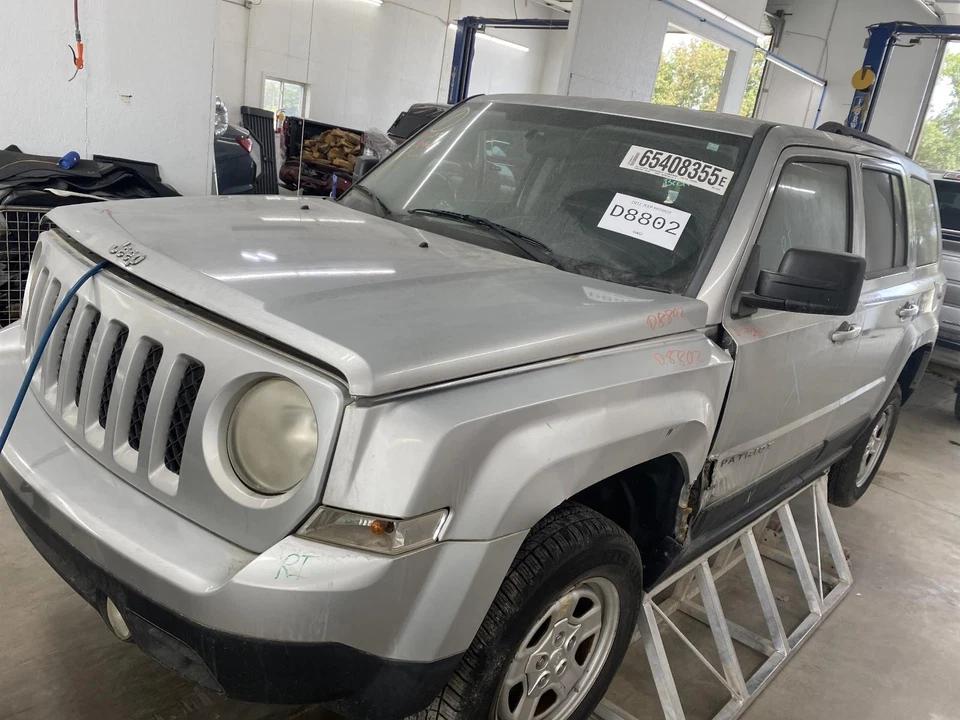 Conjunto de bomba y motor ABS usado se adapta a: montaje Jeep Patriot 2012 freno de disco trasero Foto 4 de 4