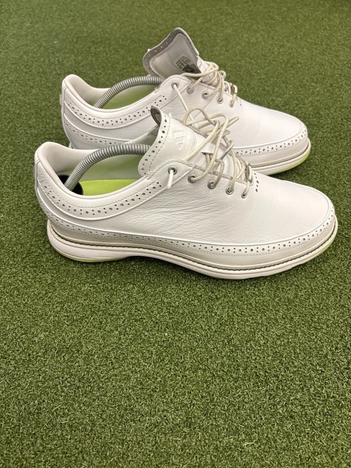 Zapatos de golf Adidas MC80 Oxford sin clavos para hombre (9,5, blanco/neón) Foto 4 de 4