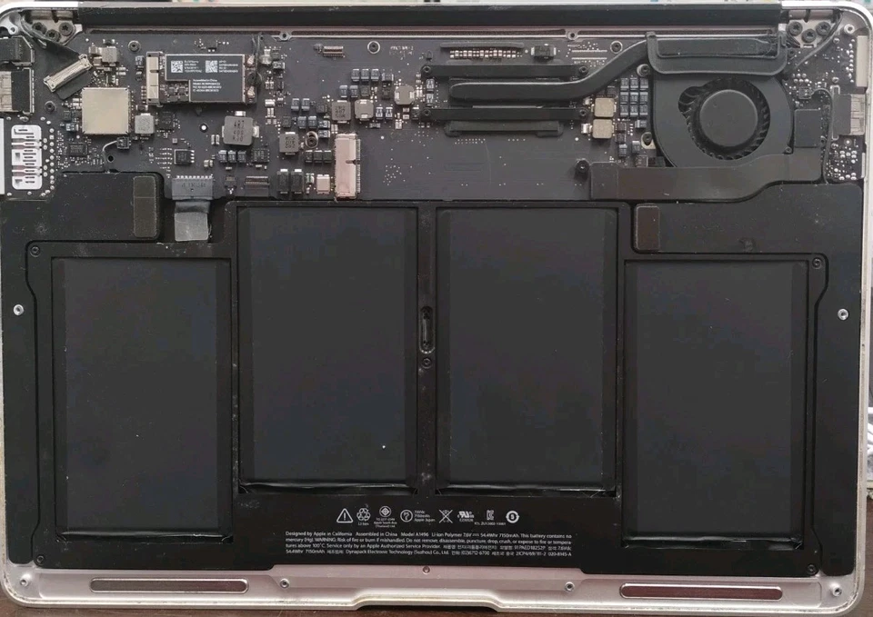 Apple MacBook Air A1466 13'' 2014 i5-4260U 4GB RAM Battery *For Parts* AS IS - Image 3 of 4