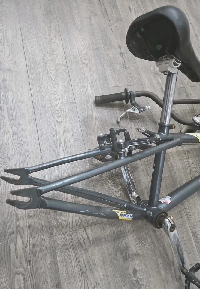 24" GT PRO SERIES BMX CRUISER CUADRO MANILLAR FRENOS POSTE BIELAS PEDALES DE VÁSTAGO  Foto 2 de 4