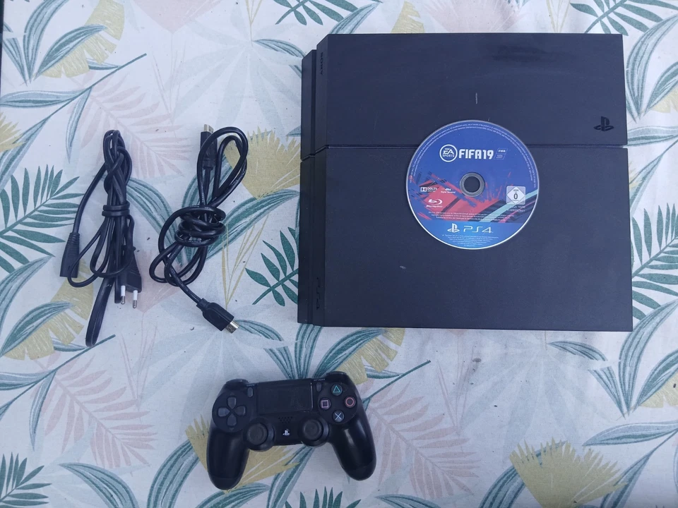 Sony PlayStation 4, photo 1 sur 5