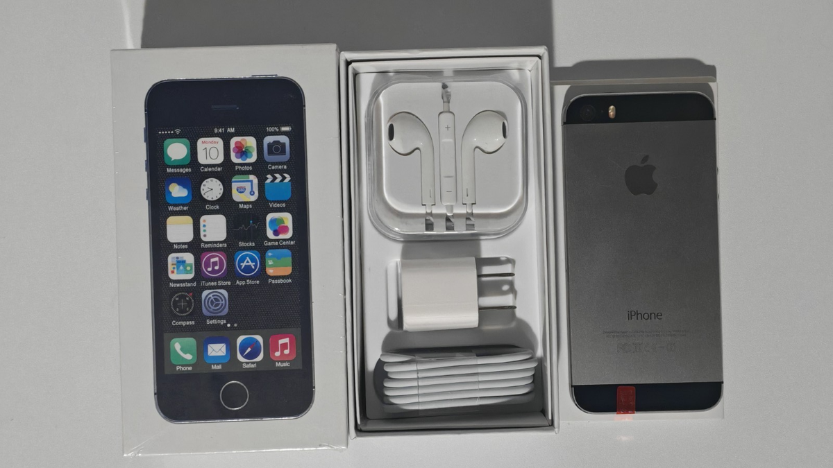 Apple iPhone 5s Unlocked 16 GB/32 GB/64 GB Gold Gray Silver Good