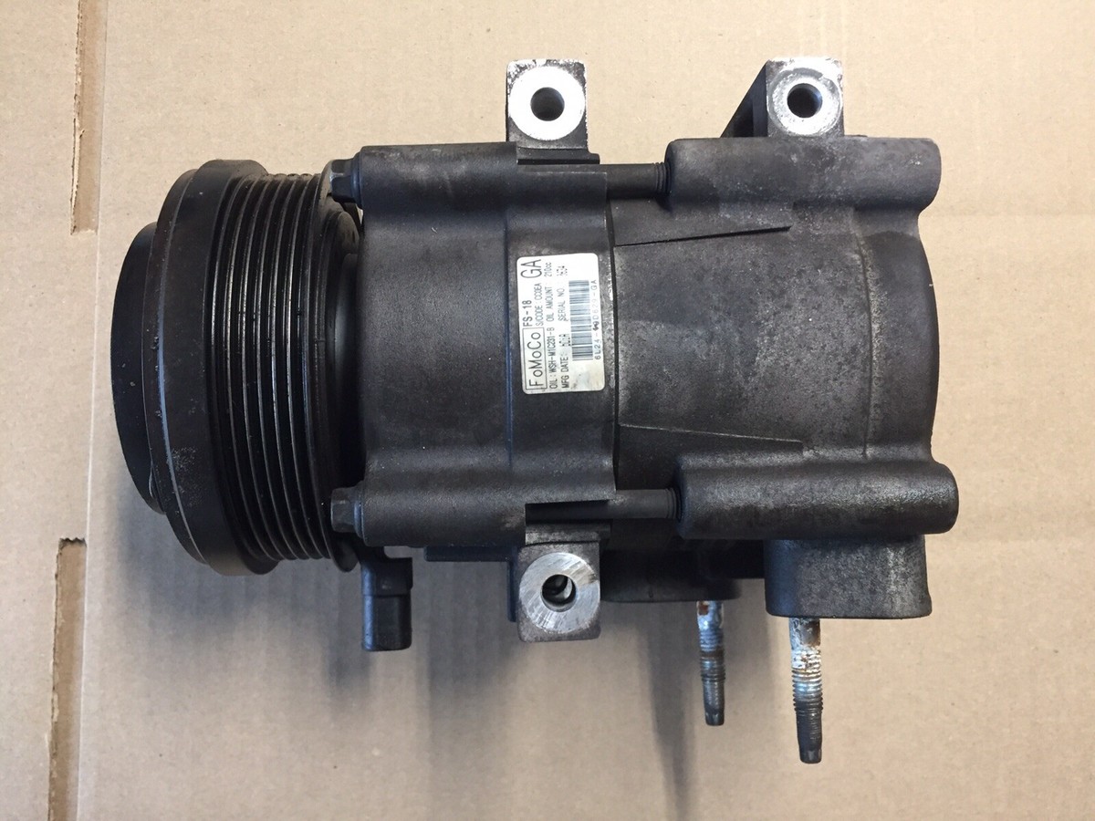 リンA 2006-2011 Lincoln Town Car AC Compressor # 19D829-CC