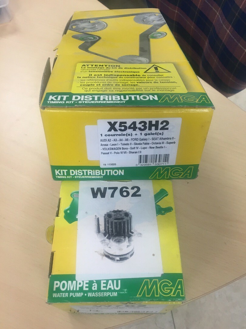 Kit distribution + pompe a eau pour éviter la casse moteur sur véhicules citadins