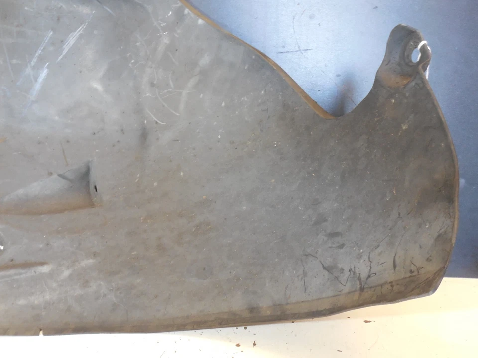 Guardabarros delantero izquierdo guardabarros forro trasero 2116902130 06-09 mercedes-benz w211 e350 Foto 3 de 4