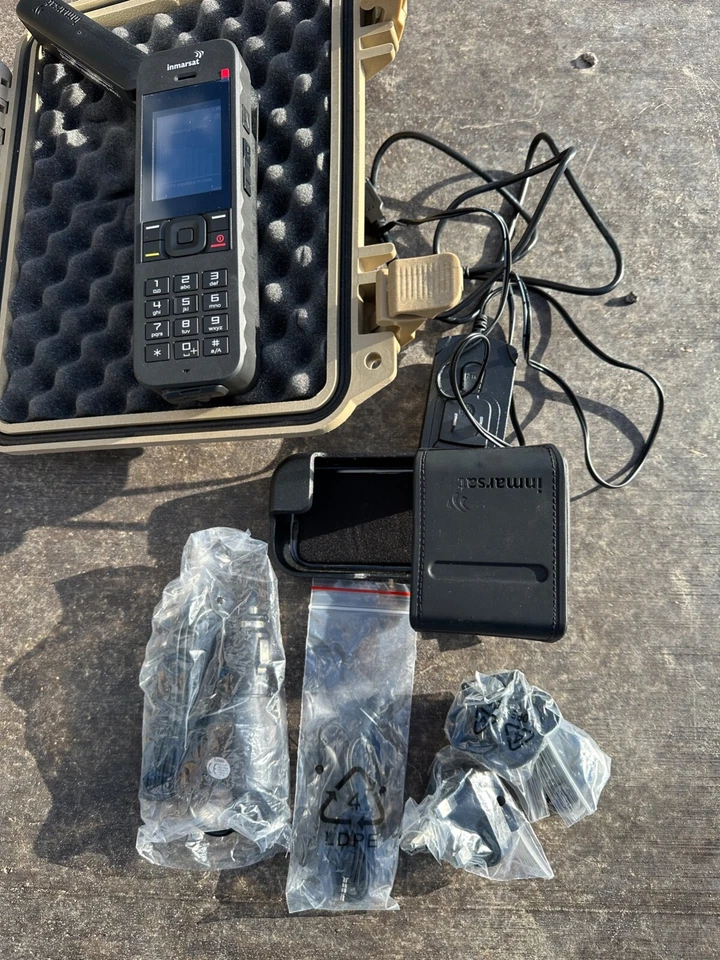 Teléfono Satelital Inmarsat IsatPhone 2 con 3124 Minutos Transferibles Foto 4 de 4