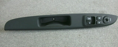 Hyundai Accent drivers door panel pull handle window switches mirror controls