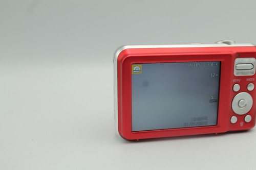 Samsung Digital Camera ES70 12.2MP Red + Case & 4GB - Picture 8 of 9
