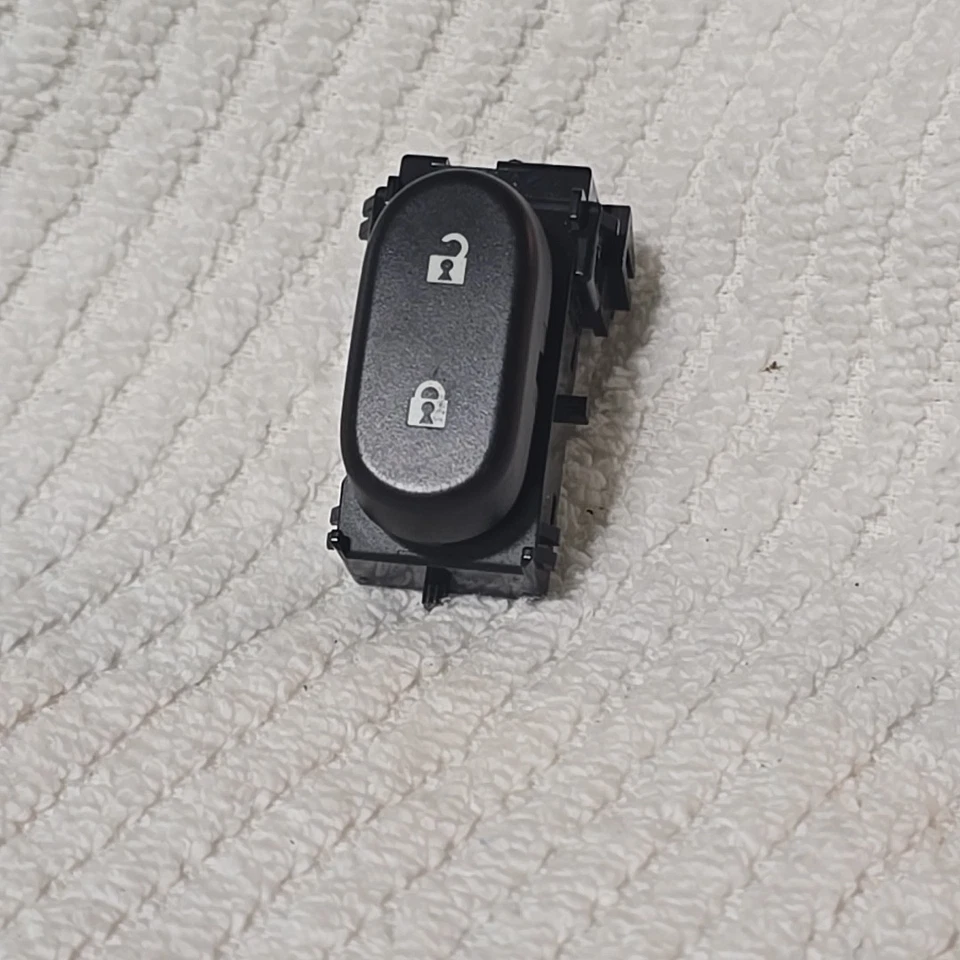 ⭐️ Interruptor desbloqueo bloqueo delantero izquierdo chevrolet impala 2006-2012 oem Foto 2 de 4