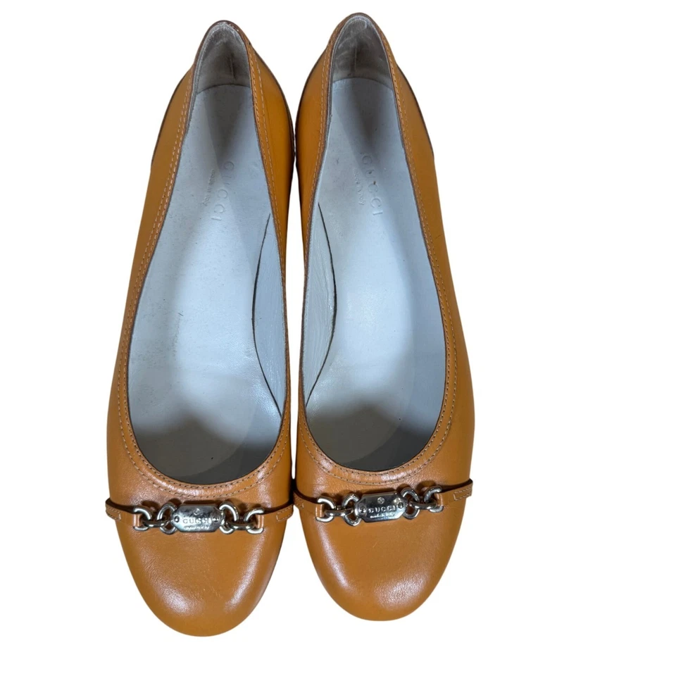 Zapatos planos de ballet de cuero con logotipo vintage de Gucci caléndula tostado camel talla 36,5C Foto 3 de 4
