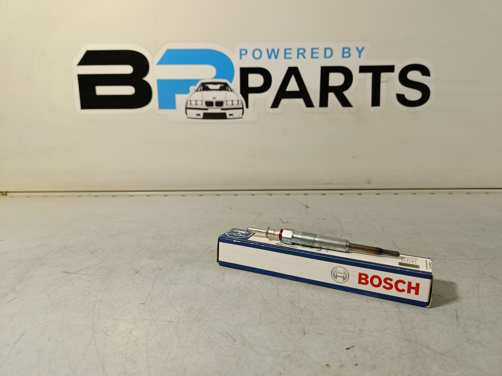 BMW Glow plug 12237786869 BOSCH 0 250 402 002 1pc