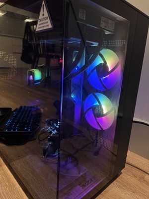 Custom Gaming PC Ryzen 7 9700X / RTX 4070 SUPER / + Peripherals Bundle 32GB RAM