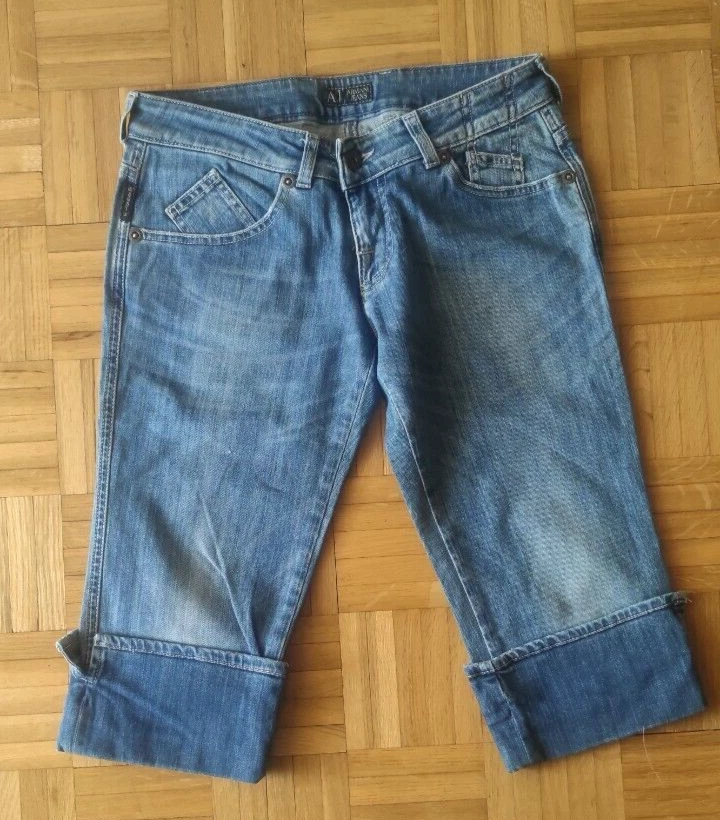Armani Capri Women 28 Blue Jeans Denim Indigo 007 Vintage AJ Metal Logo VTG Y2K