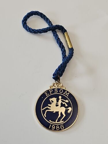 Vintage Epsom Race Club 1986 Members Badge Fob Horse Racing Sport - Picture 1 of 5