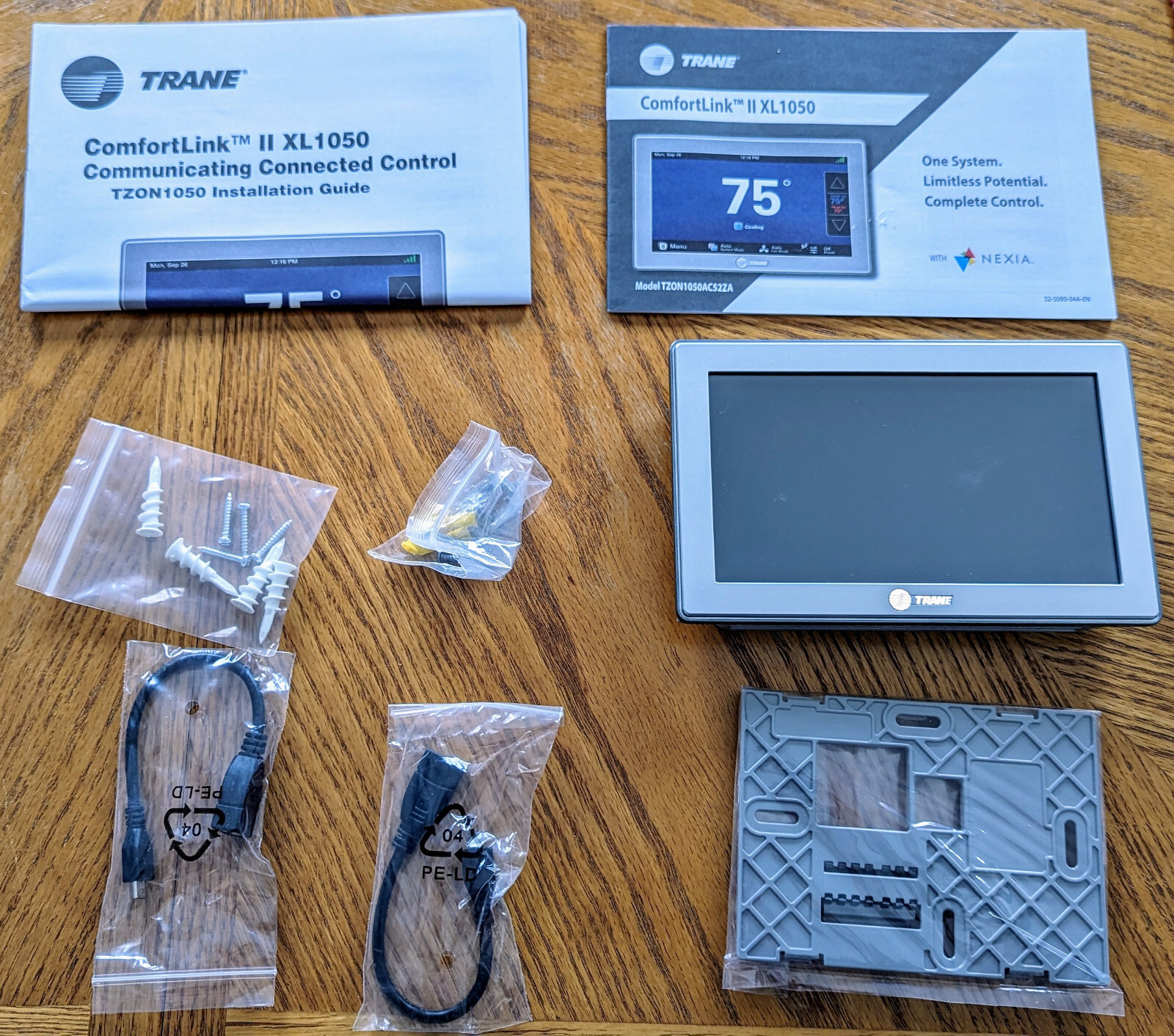 Trane TZON1050AC52ZA ComfortLink II XL1050 Wifi/Nexia Smart Control Thermostat