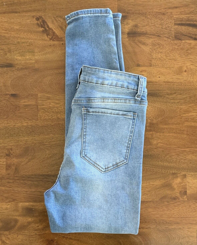 Girls Size 13 Mellow Jeans Slim Destroyed Light Wash Stretch Blue Inseam 26" - Picture 4 of 6